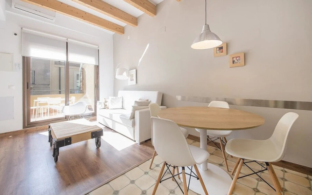 Duplex Arts Apartment A TVL 28-A