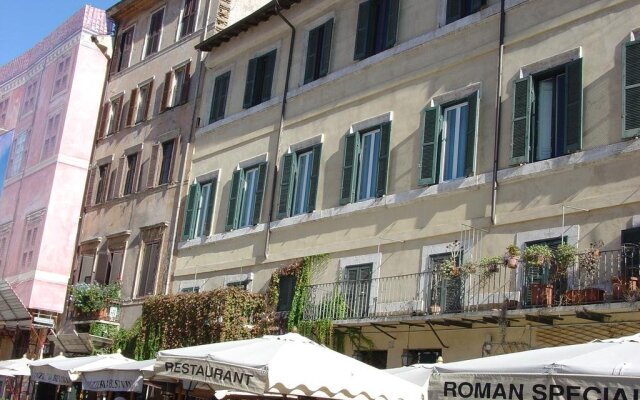 Отель Relais Navona71 вид на фасад