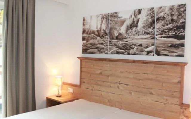 Alpen Diamond by A Casa