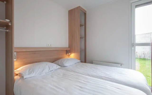 Lodge in Nieuwvliet Bad Near the Beach