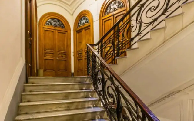 Piazza Amedeo Stylish Apartment by Wonderful Italy
