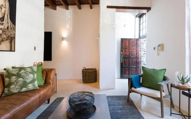 Central Cape Town, Stylish Home, with Private Courtyard