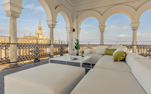 The most Exclusive apartment in Sevillaparking