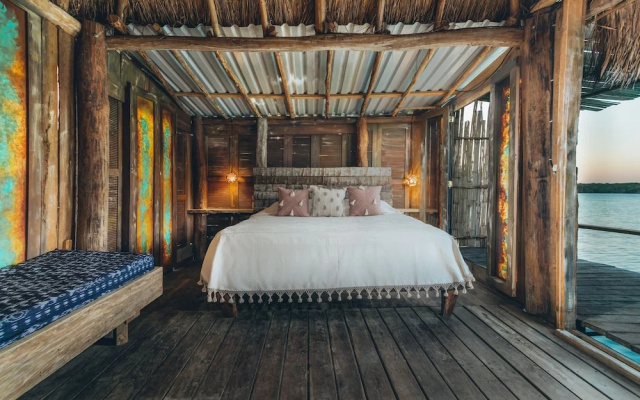 La Embajada Universal - The Eighth Color of Bacalar