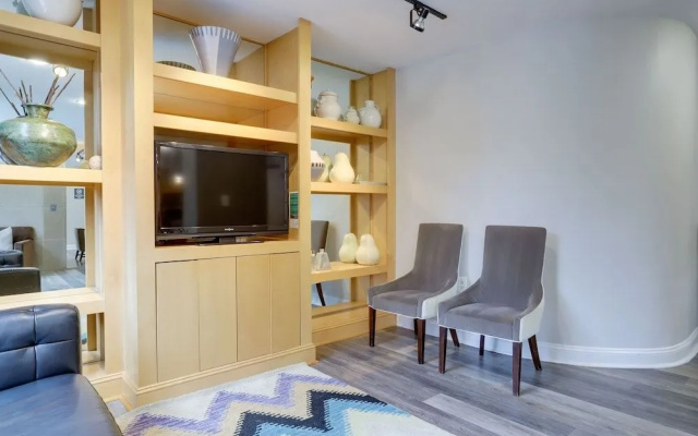 Sophisticated and Beautiful Condo