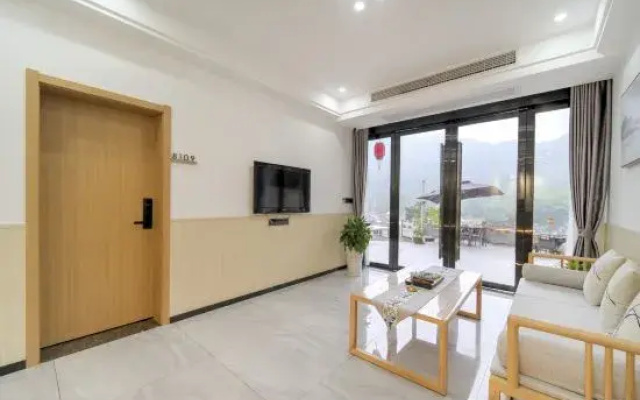 Jiuhuashan Huacheng Temple Binhua Homestay (Rohushen Hall Branch)