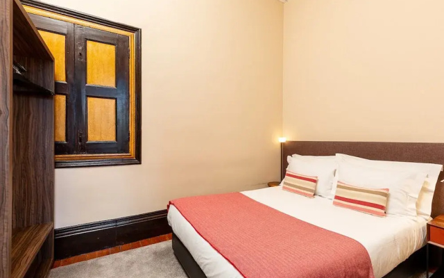 Charming Apartment in Porto's Heart