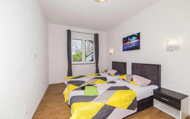 Beautiful Home in Kastel Stafilic With Wifi and 4 Bedrooms