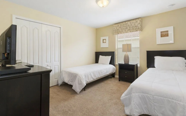 Paradise Palms 8869