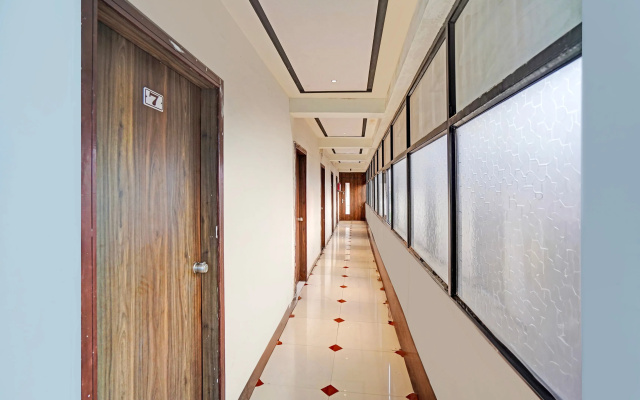 Super Collection O Kadodara Bus Terminal Formerly Hotel Rudra