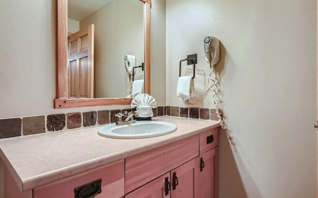 Passage Point 623b 1 Bedroom Condo by RedAwning