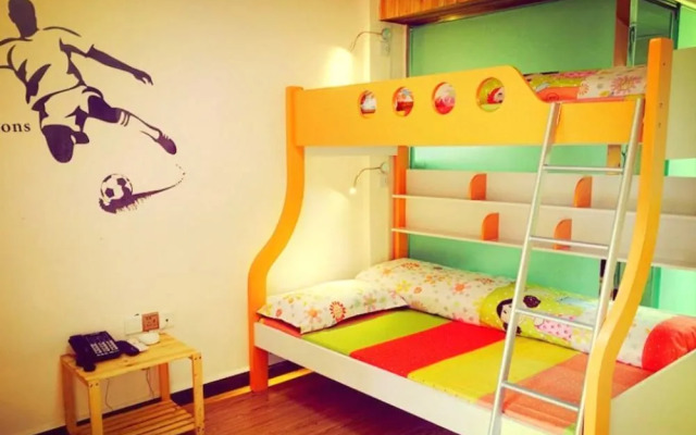 Luguhu Crazy Bird Youth Hostel