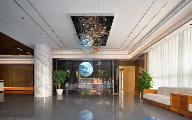 Meihong Hotel (Dehong Mangshi Airport Mangshi Square)
