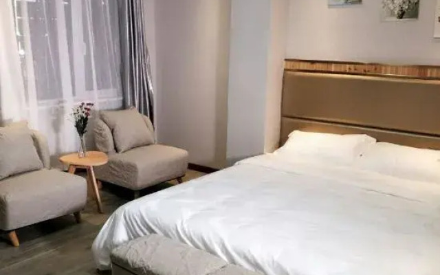 Danyang Donghua Express Hotel