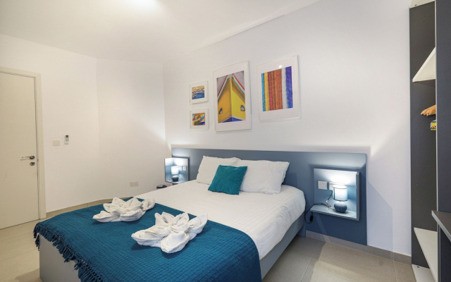 3BR Central with Balcony - Sliema Area
