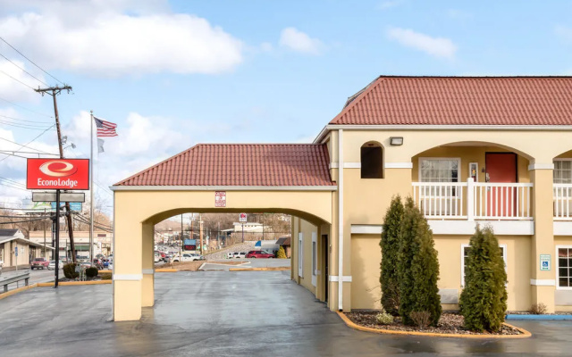Econo Lodge Huntington Barboursville University Area