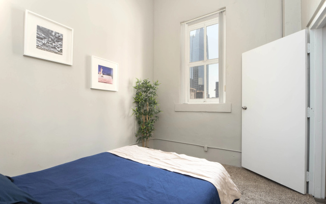 One Bed Loft Apartment with great wifi!