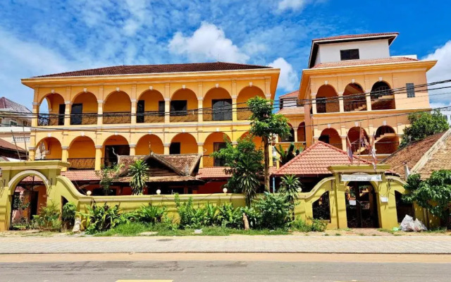 Den Hotel Totonou Siem Reap