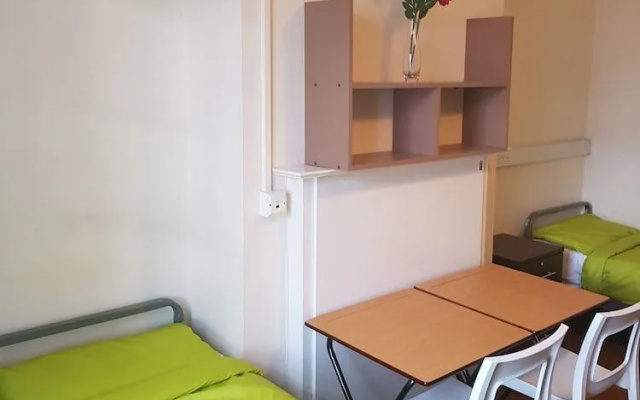 Holland House - Hostel