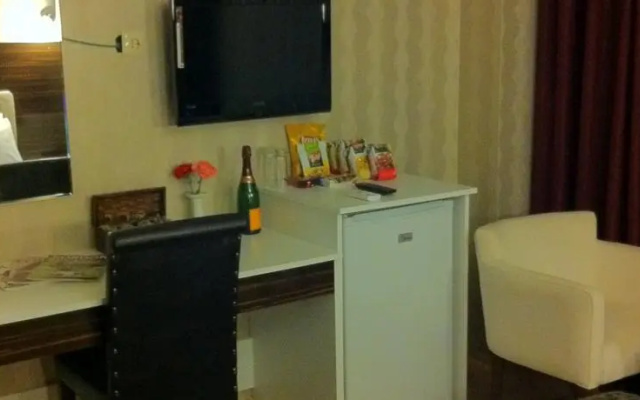 Envoy Hotel