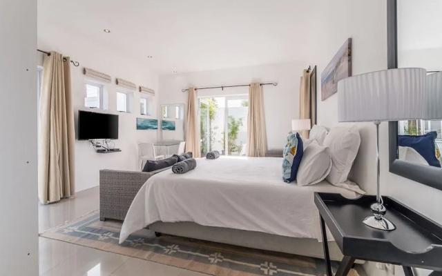 Greenways Beach House