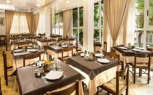 Mon Hotel
