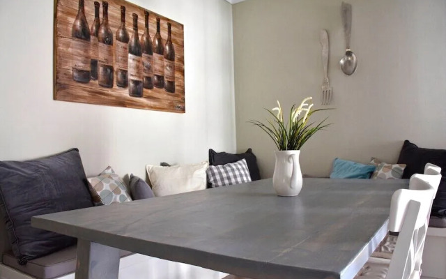 Three Bedrooms Apartment in City Center