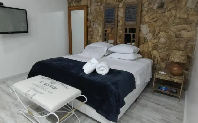 Almas Gêmeas suíte com cozinha praia da Ribeira
