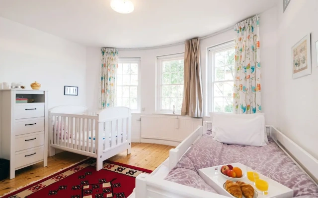 The Hampstead Village House - EB
