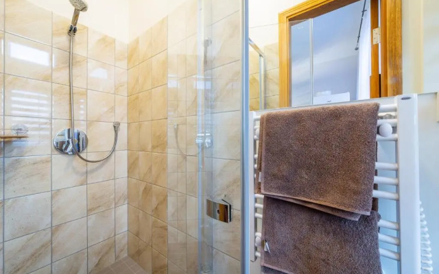 Stories Writer's AP 40sqm Renovated Free parking