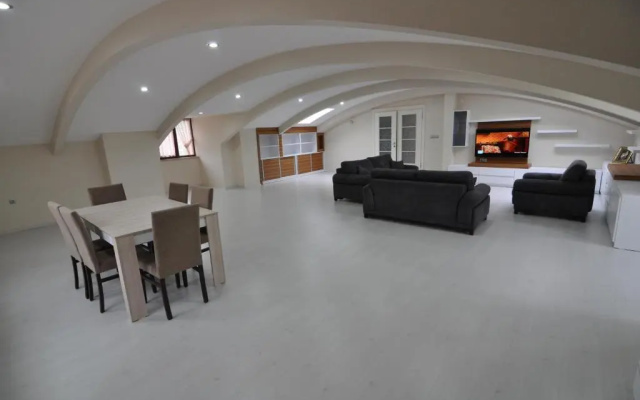 Dekar Apartments