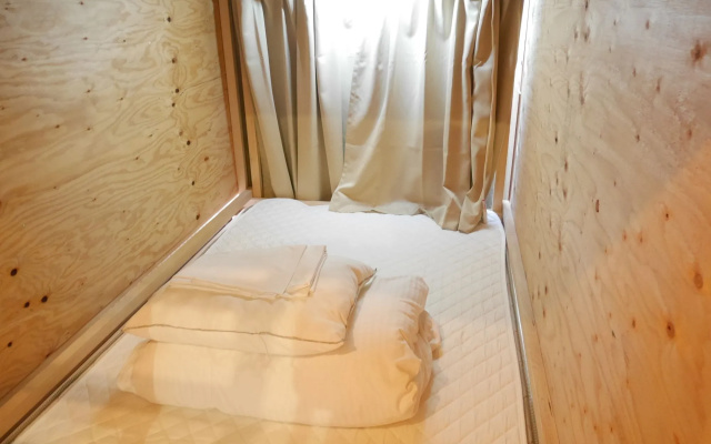 ARTnSHELTER - Hostel