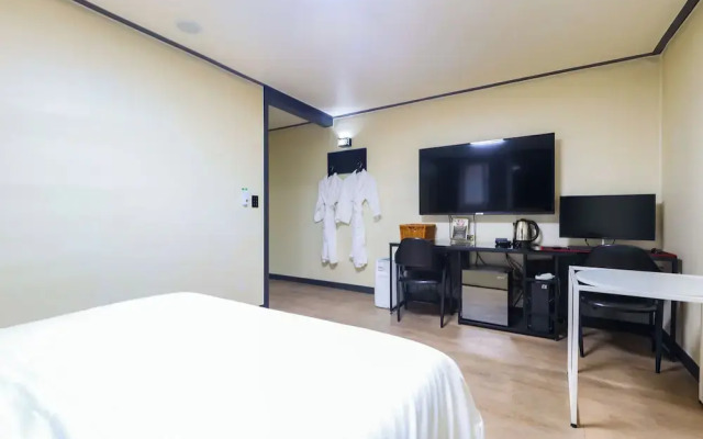 Osan J Hotel