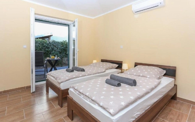 Apartments Slavko With Terrace