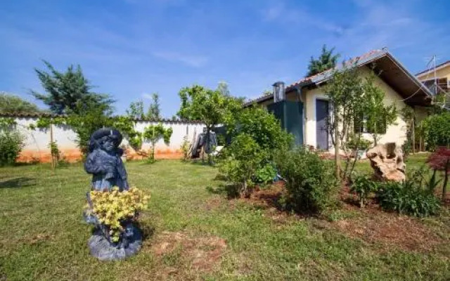 MARA House with Apartments