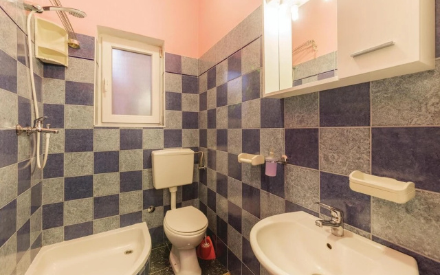 Stunning Home in Liznjan With Wifi and 1 Bedrooms