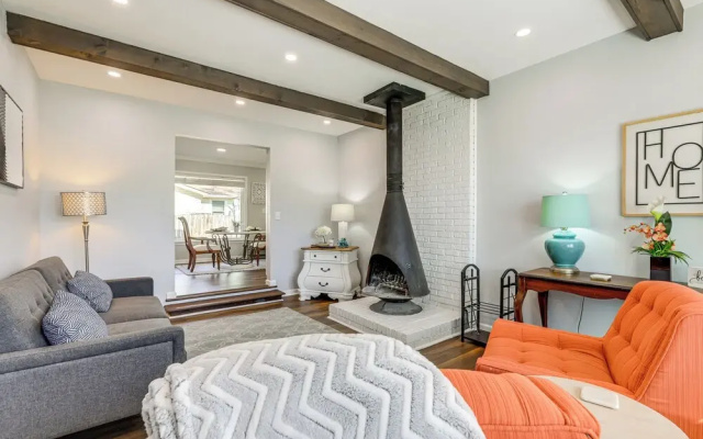 10 Mi to Downtown Macon: Family Home w/ Patio!
