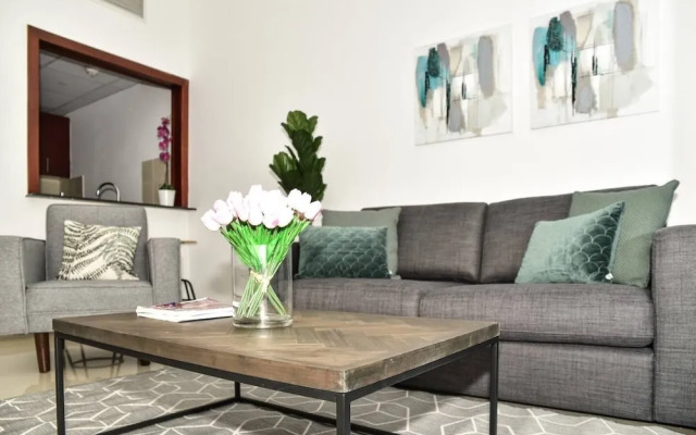 Modern 1BR w/ Gorgeous Marina Views! Sleeps 4