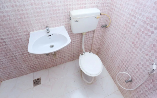 OYO 15669 Hotel Galaxy Inn