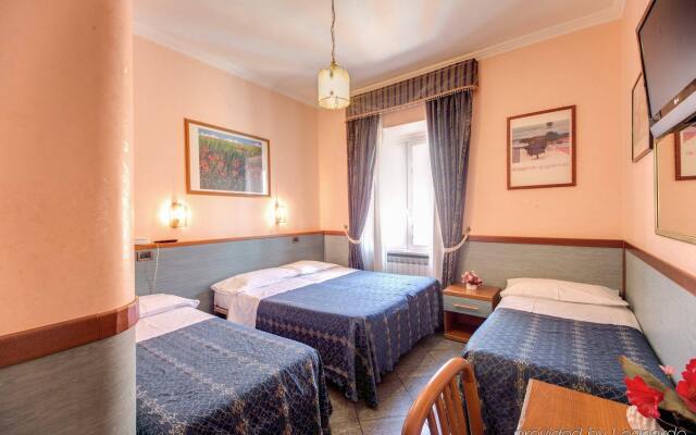 Hotel Planet комната для гостей
