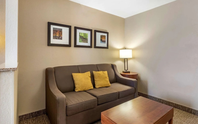 Comfort Suites