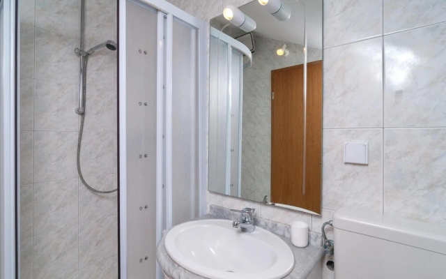 Nice Apartment in Supetar With 3 Bedrooms, Wifi and Outdoor Swimming Pool
