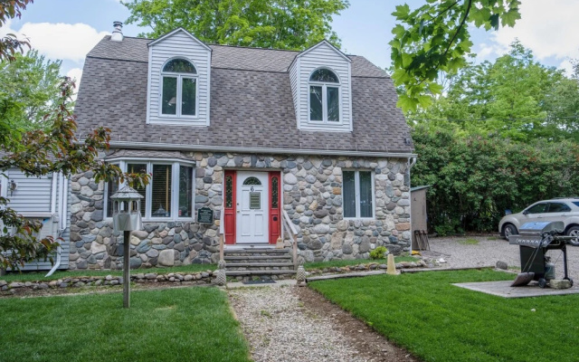 3Bedroom2Bath CarriageHouse Pet Friendly