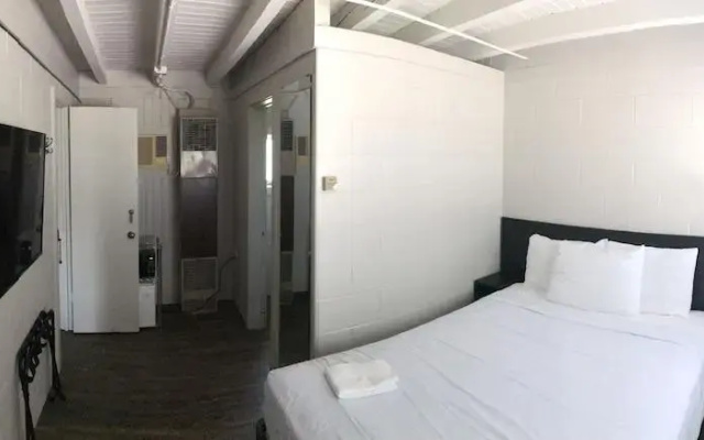 The Cedar Motel