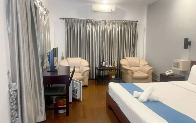 Home Town Hotel