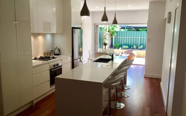 Luxury Townhouse in chic North Adelaide