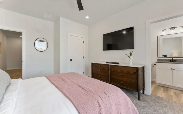 Sand Cove Retreat 5 Bedroom Townhouse