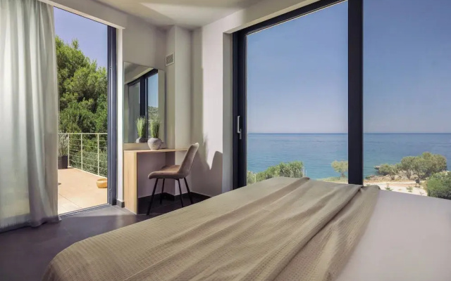 Terra Petra Villa - The Seafront Retreat