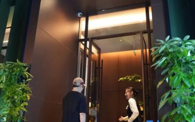 Three Hotel