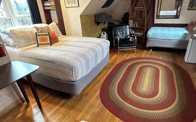 Ray's Bucktown B&B